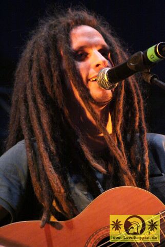 Martin Zobel (D) with The Sunrise Band 15. Chiemsee Reggae Festival, Übersee - Tant Stage 16. August 2009 (8).JPG